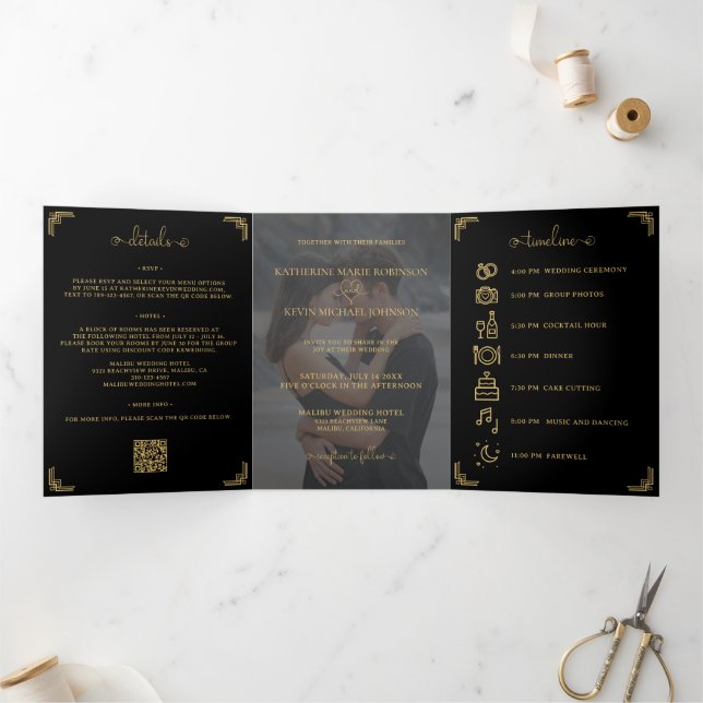 Convite Com Dobra Tripla Foto de casamento em preto e dourado com código QR (Dentro)