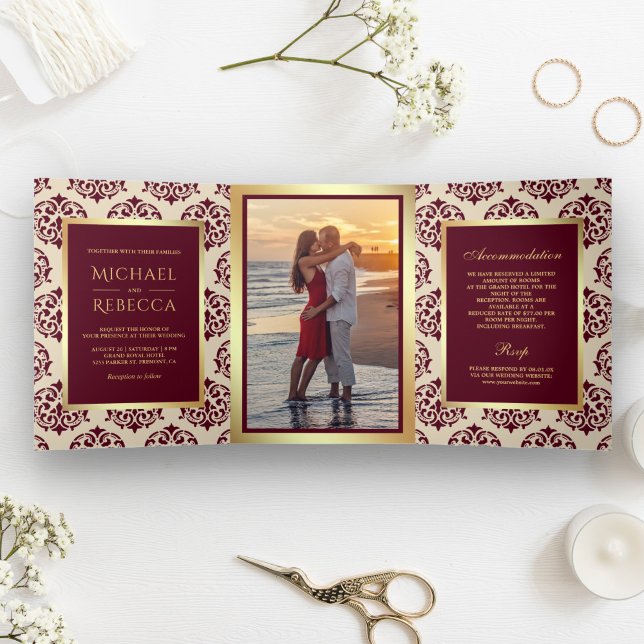 Convite Com Dobra Tripla Foto do Casamento tema damasco Faux Gold Foil Burg (Criador carregado)