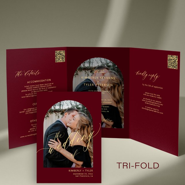 Convite Com Dobra Tripla Foto mínima moderna rsvp detalhes burgundy (Criador carregado)