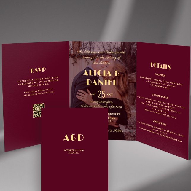 Convite Com Dobra Tripla Foto moderna burgundy gold detalhes do casamento (Criador carregado)