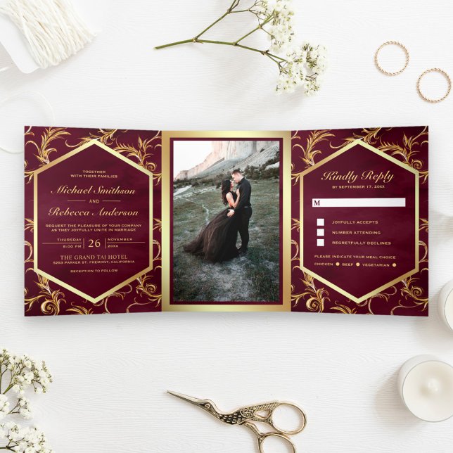Convite Com Dobra Tripla Fotografia de casamento com redemoinho em dourado  (Criador carregado)