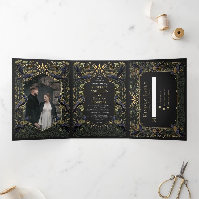 Convite Com Dobra Tripla Gótico Encantado Raven Floral Wedding Verde (Dentro)