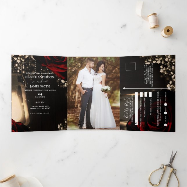 Convite Com Dobra Tripla Lanterna & Rosas Vermelhas Casamento Rústico Român (Dentro)