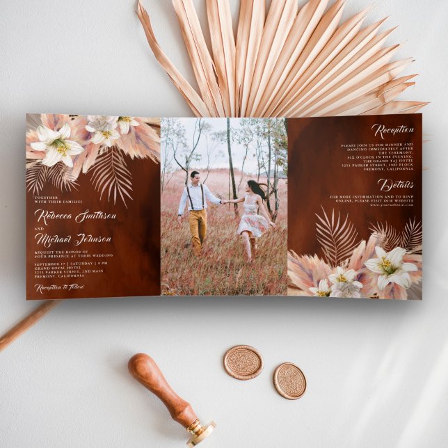 Convite Com Dobra Tripla Lírio Branco Floral Palma Pampas Laranja Queimada  (Criador carregado)