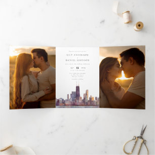 Convite Com Dobra Tripla Panorama de Chicago Código QR 3 Foto Casamento