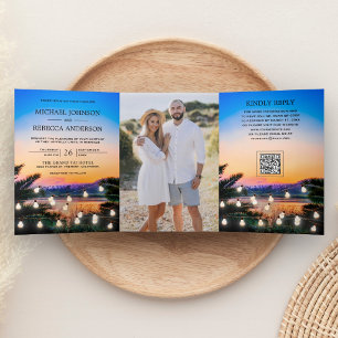 Convite Com Dobra Tripla Pôr do Sol Tropical na Praia Luzes Foto Código QR