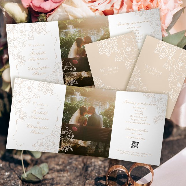 Convite Com Dobra Tripla Romantic Wedding Peonies Delicate Ivory White (Criador carregado)