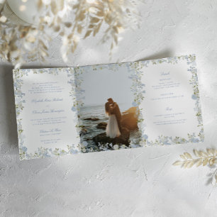 Convite Com Dobra Tripla Romântico Brasão de Monograma Vintage Azul Suave C