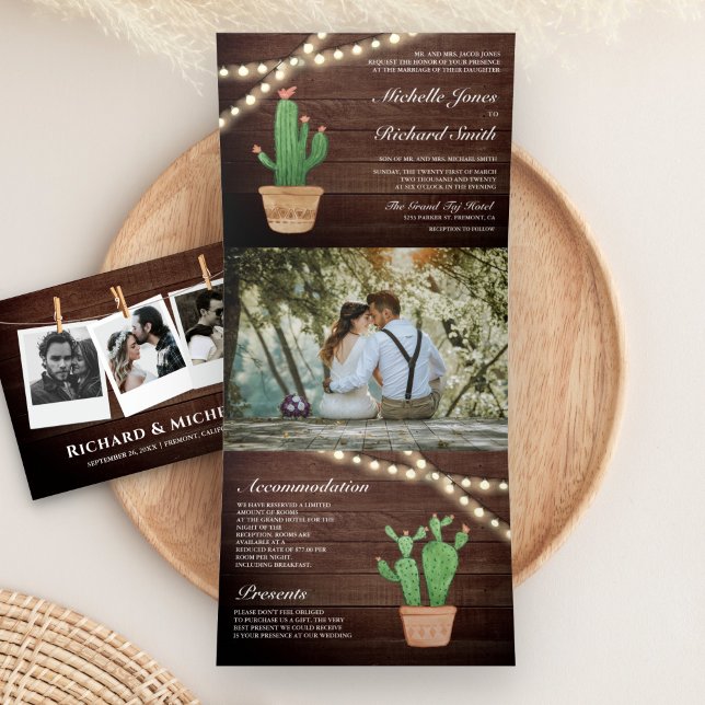 Convite Com Dobra Tripla Rustic Wood String Lights Desert Cactus Wedding (Criador carregado)