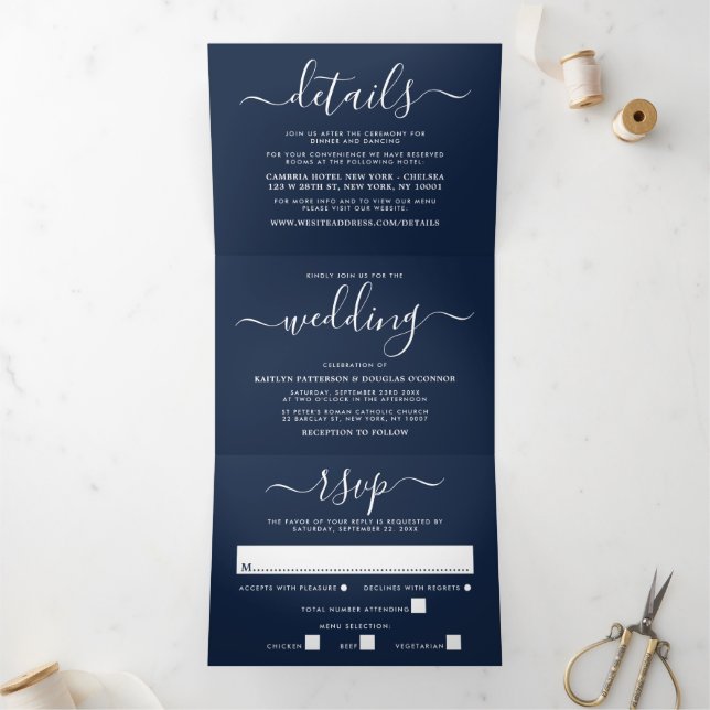 Convite Com Dobra Tripla Suite de Casamento Simples de Script Azul e Branco (Dentro)