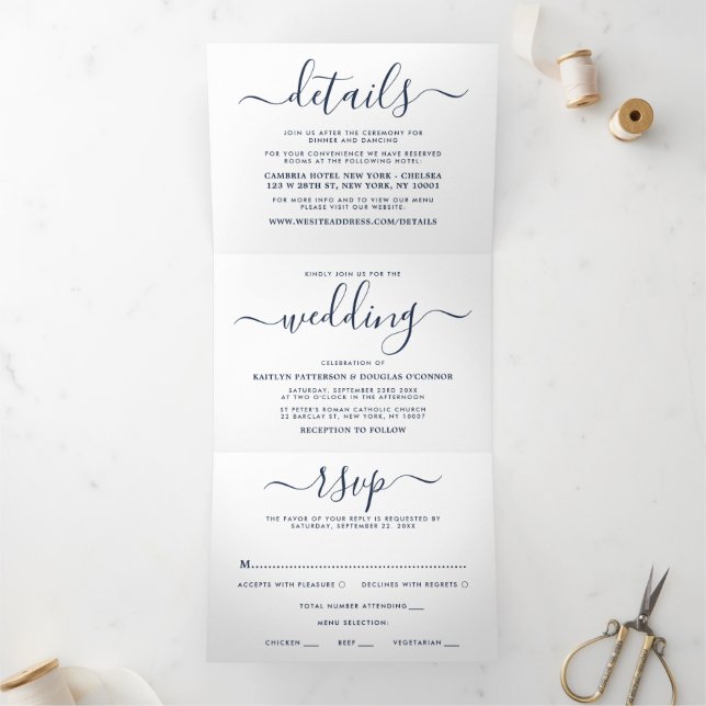 Convite Com Dobra Tripla Suite de Casamento Simples de Script Azul e Branco (Dentro)