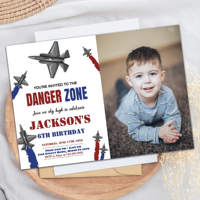 Convite Combatente Jet Birthday convoca Red Blue w Foto (Fighter Jet Birthday Invitations Red Blue w Photo)