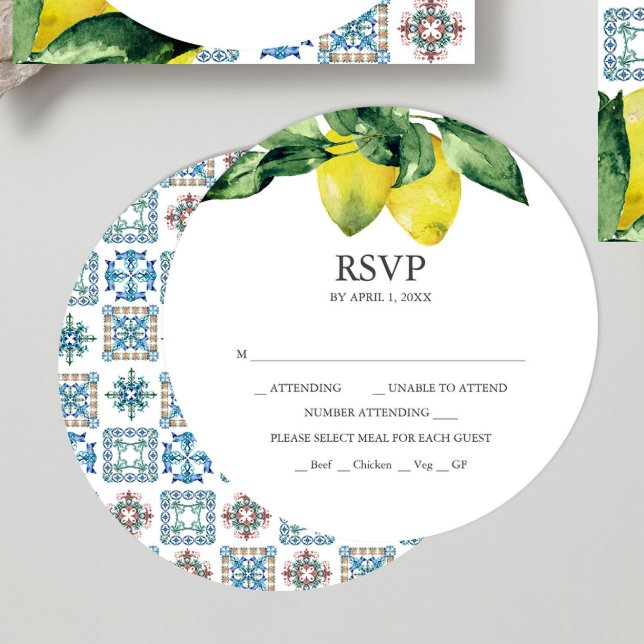Convite Concursos empilháveis com placa RSVP de Limão redo (RSVP card lemon and Amalfi tile design for stacked wedding invitation theme. )