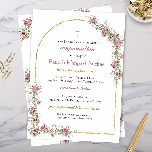 Convite Confirmação Dourada moderna cor-de-rosa entre & ar (pink and gold arch confrimation invitations with gold cross and elegant modern floral greenery)