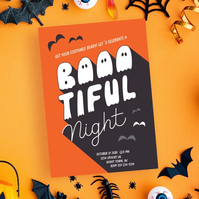 Convite Convidado de Festa de Festa de Feira de Halloween  (Costumes Kids Halloween Party Invitation in ghostly typography for a boo-tiful night)
