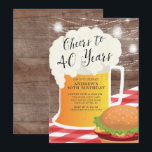 Convite Convidado para 40 anos de aniversário<br><div class="desc">Anima-se com o convite de churrasco de 40 anos com uma caneca de cerveja e hambúrguer em um fundo de madeira rústica com luzes de jarro de mason penduradas</div>