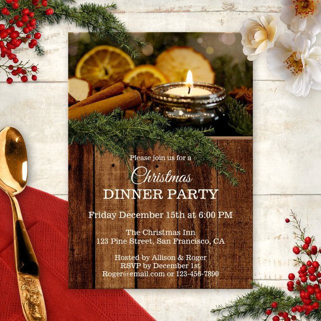 Convite Convidar a Rússia do Janto de Natal Tradicional (A festive Holiday party invitation featuring a warm glowing cup light with cinnamon on rustic wood)