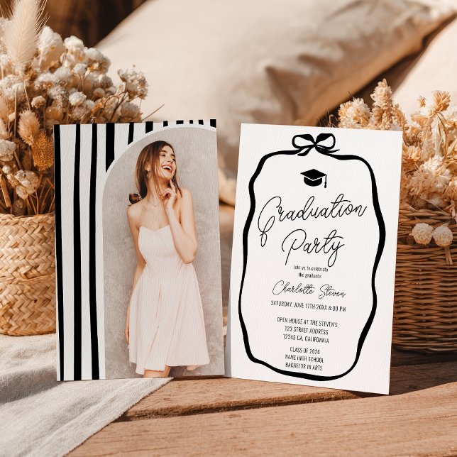 Convite Coquete Preto Branco com Laço foto formatura (Black White Coquette Bow photo graduation Invitation)