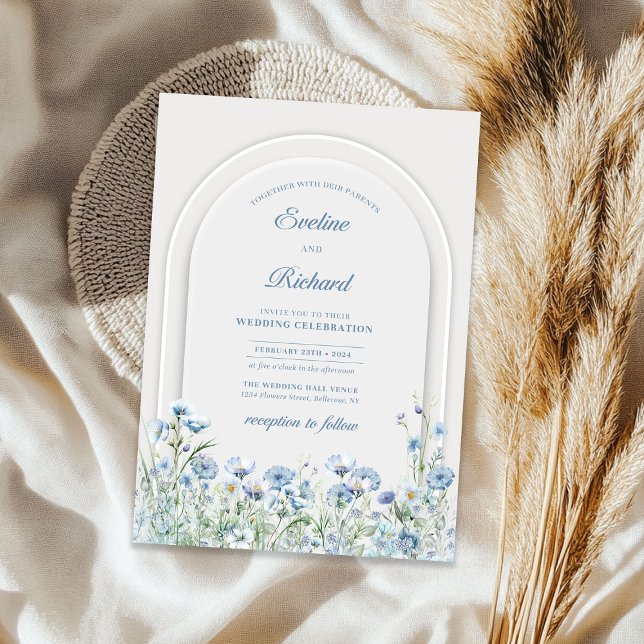 Convite Cor aquática poeirenta flores azuis silvestres poe (Chic watercolor dusty blue wild flowers boho arch invitation)