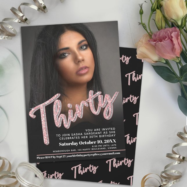 Convite Cor-de-rosa-brilho do script de foto do aniversári (Criador carregado)