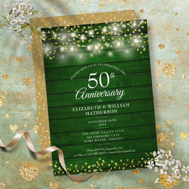 Convite Corações Dourados do 50º aniversário Corações Luze (50th Anniversary Gold Hearts String Lights Wood Invitation)