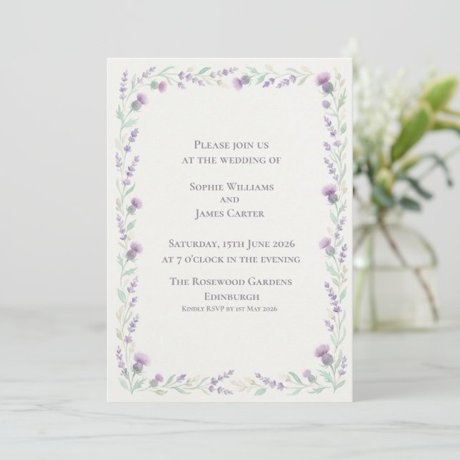Convite Coroa de Lavanda com Cardo Escocês para Casamento (Em pé/Frente)