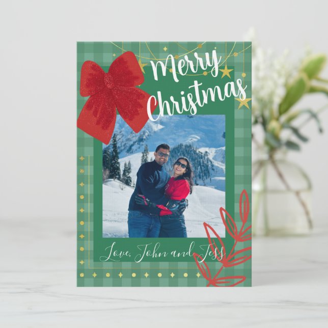 Convite Couples Christmas Card With Plaid Background (Em pé/Frente)