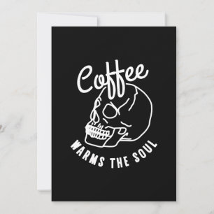 Convite crânio de halloween O café aquece a alma branca