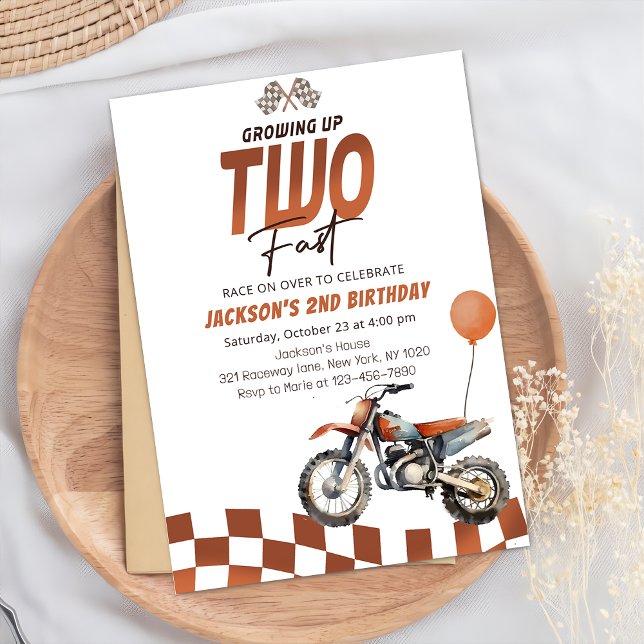 Convite Crescendo Dois Rápidos segundos aniversários De Ca (Criador carregado)