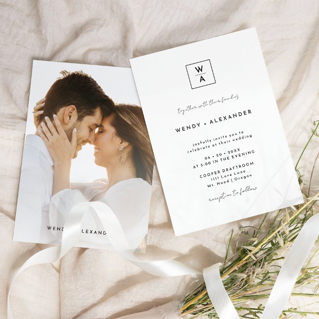 Convite Crest de Foto de Casamento com Letra Moderna Branc (Criador carregado)