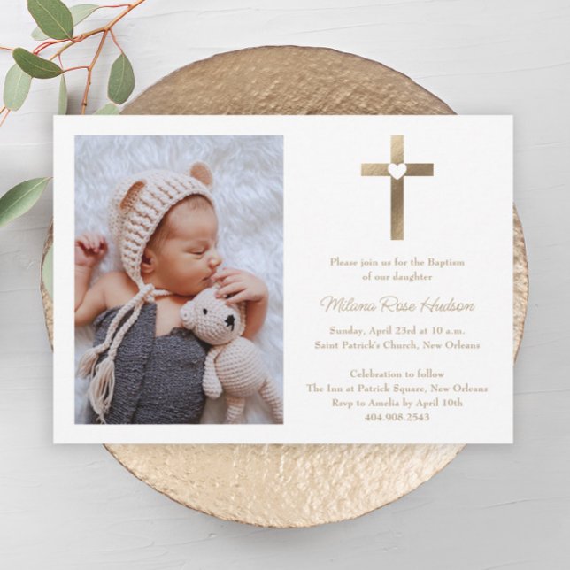 Convite Cruz Dourada Simples com Batismo Fotográfico Cardí (Simple gold cross with heart neutral photo baptism invitation.)