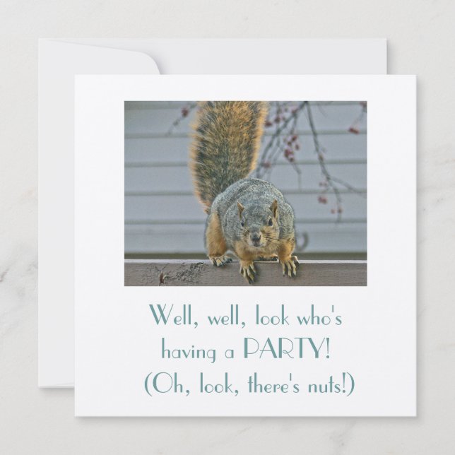 CONVITE CURIOSO ESQUIRREL NA FENÇA OLHANDO PARA A CASA (Frente)