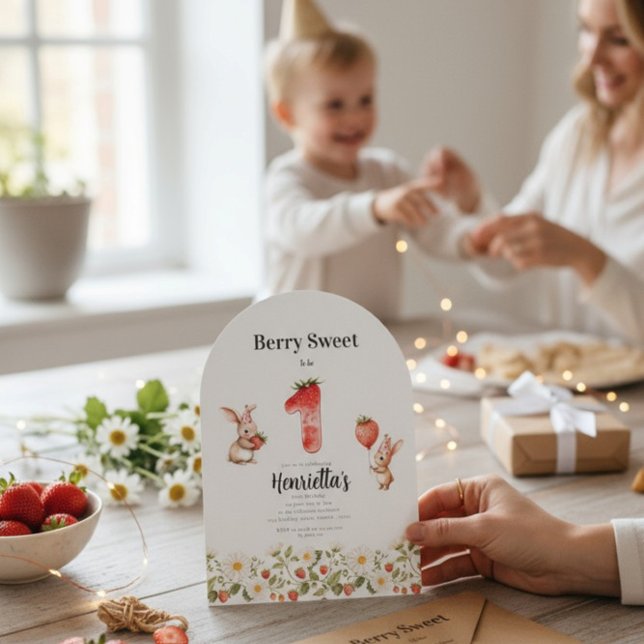 Convite Cute Bunny Strawberry Theme First Birthday  (Criador carregado)