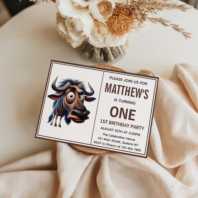 Convite Cute Crazy wildebeest Farm Theme 1st Birthday (Cute Crazy wildebeest Farm Theme 1st Birthday Invitation)