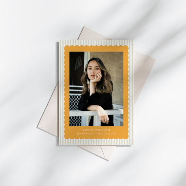 Convite Cute Stripes Scallops Border Grad Announcement (Criador carregado)