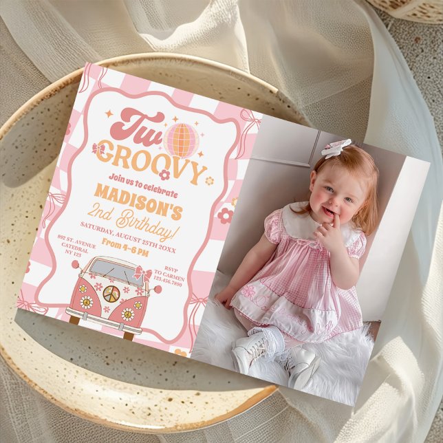 Convite Daisy & Retro Van Dois segundo aniversário Groovy  (Criador carregado)