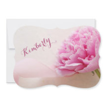 Dama de honra com peônia rosa e fita