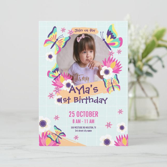 Convite de 1º Aniversário de Menina Borboleta Com  (Em pé/Frente)