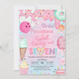 Convite de 7º aniversário de menina de doces e bol