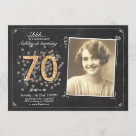 Convite de 70 de aniversário de surpresa Chalkboar