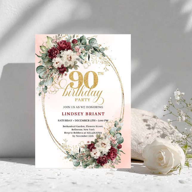 Convite de 90º Aniversário Flores Clássicas de Bor (Classic Burgundy Flowers Gold 90th Birthday Invitation)