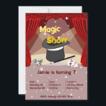 Convite de aniversário 7 de Mágico Show Kids<br><div class="desc">O cartão de convite de aniversário de 7 do Mágico Show para crianças mostra um palco mágico inundado, enquadrado por uma cortina vermelha. 🖹 Insira seu texto 🎨 Editar cor de preenchimento ou de fundo e cor do elemento 📧 pesquisar sobre um design personalizado beatecisse@kbmd3signs.com Visitar para obter dicas e...</div>