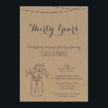 Convite de aniversário da mulher | Papel Kraft rus<br><div class="desc">Trabalho de arte desenhada à mão num fundo kraft maravilhosamente rústico.</div>