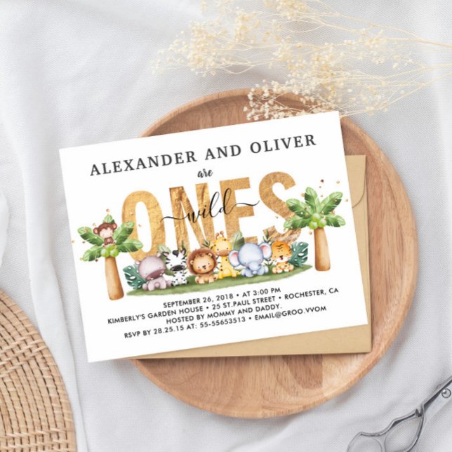 Convite de Aniversário de 1 ano para Gêmeos Safari (Criador carregado)