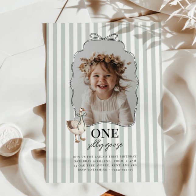 Convite de Aniversário de 1 Ano Sage Green One Sil (Zazzle Sage Green One Silly Goose 1st Birthday Invitation 8)