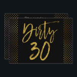Convite de aniversário de 30 folhas de ouro<br><div class="desc">Suja 30 Black e Faux Gold Foil Glamorous Convite de Aniversário.</div>