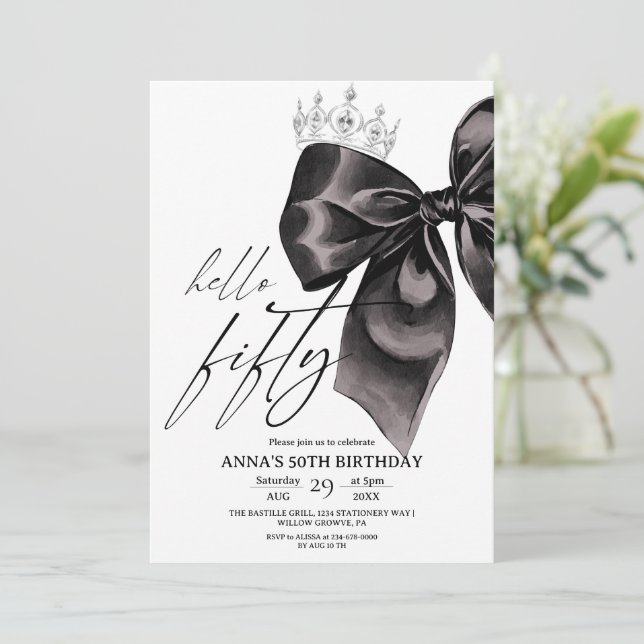 Convite de Aniversário de 50 anos Fifty Black Bow (Em pé/Frente)