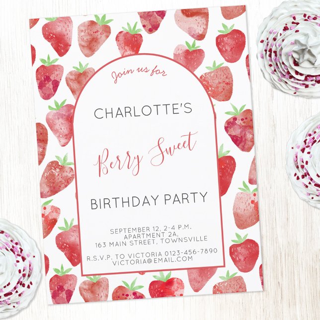 Convite de aniversário de Aquarela de Morango (Strawberry watercolor Berry Sweet personalized birthday party invitation postcard)