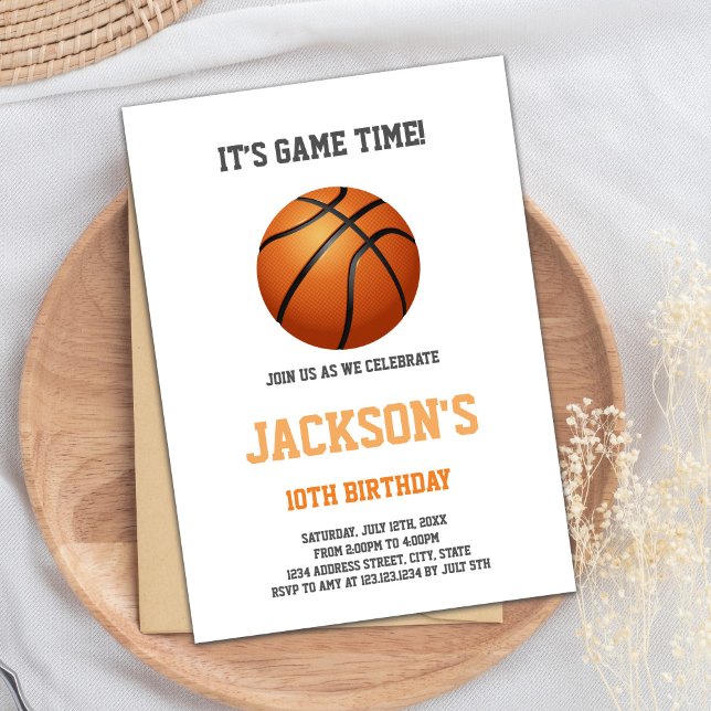 Convite de Aniversário de Basquete Minimalista (Basketball Ball White Invitations)