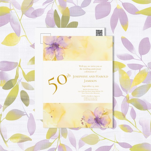 Convite de Aniversário de Bodas de Ouro de 50 anos (Violets Gold 50th Wedding Anniversary Invitation Postcard)